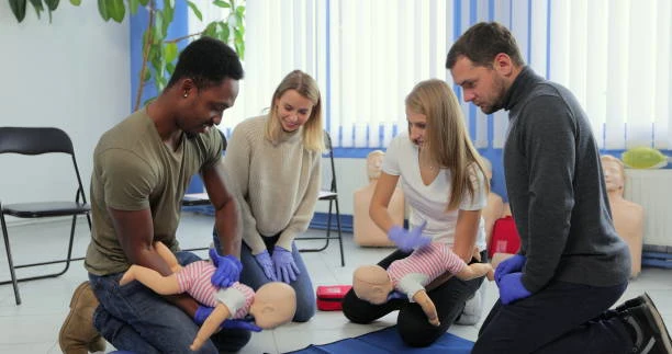 Curso de suporte básico de vida para escolas