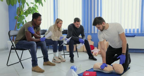 Treinamento de suporte básico de vida para escolas
